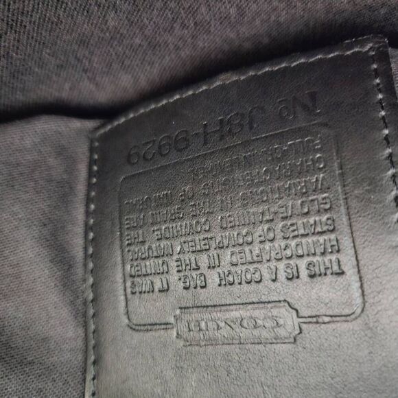 Coach leather large black vintage shoulder bag. - Picture 5 of 5